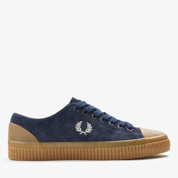 UK sz 7 US sz 8 BRAND NEW FRED PERRY
HUGHES LOW SUEDE PLIMSOLE TRAINER IN NAVY - Picture 1 of 5